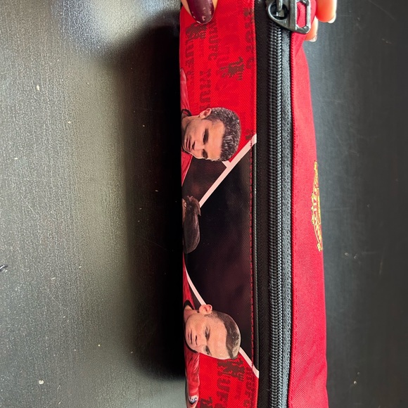 Manchester United Pencil Case - Picture 3 of 4